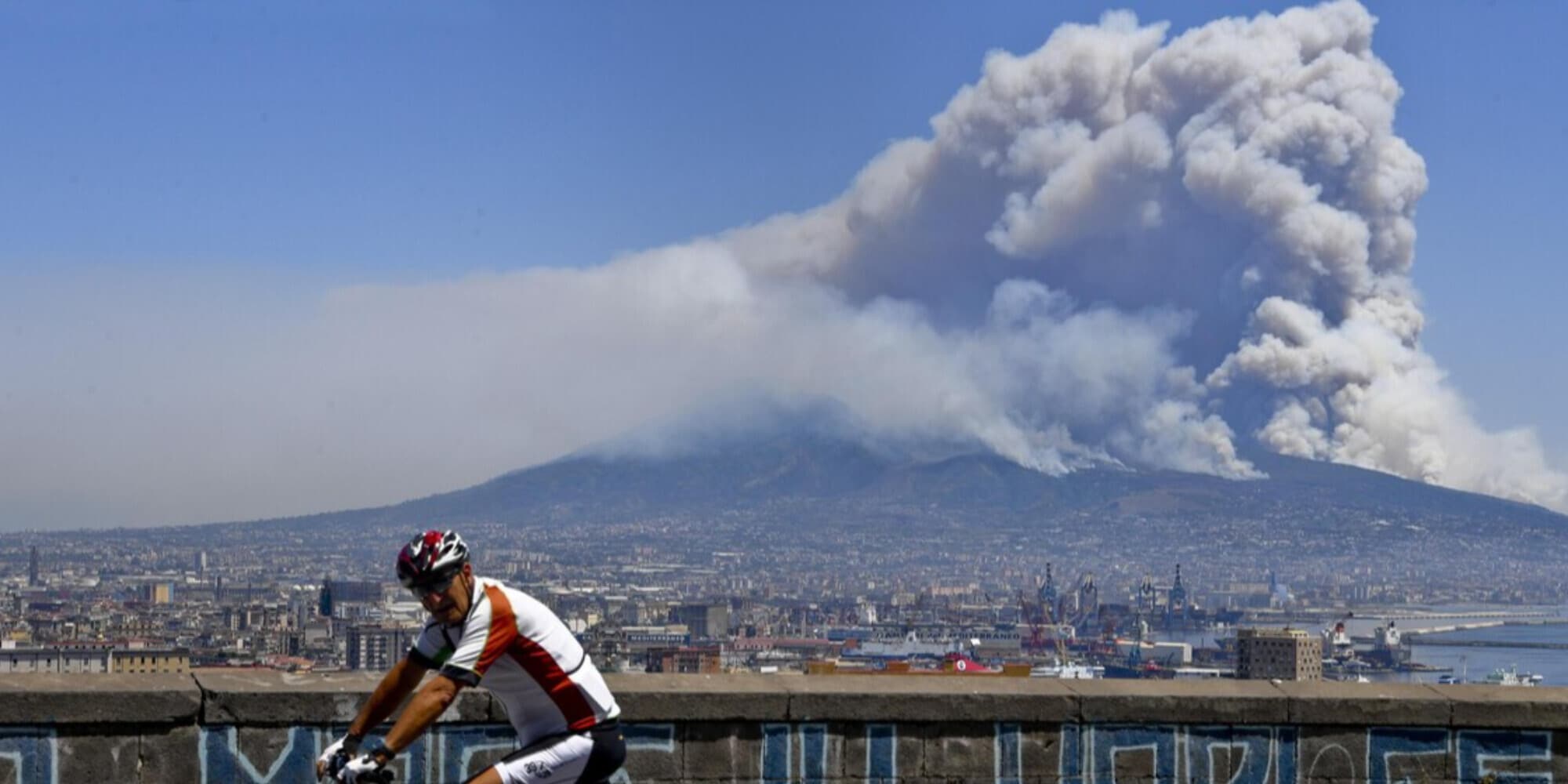 Terremoto sul Vesuvio, epicentro nel cono: cosa sta succedendo al vulcano