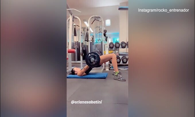 Dopo la festa si torna in palestra: Oriana Sabatini si allena!