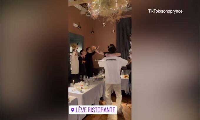 Juve show, alle cena di Natale i calciatori si scatenano!