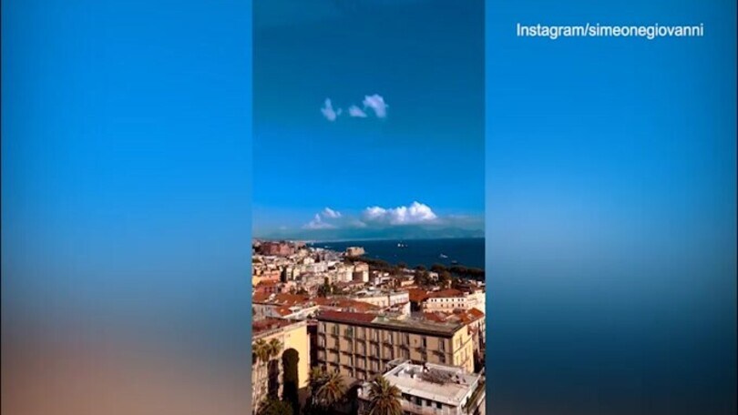 Napoli, gli auguri di Simeone sulle note di Pino Daniele
