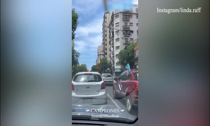 Papu Gomez sorride anche nel traffico, ecco il motivo
