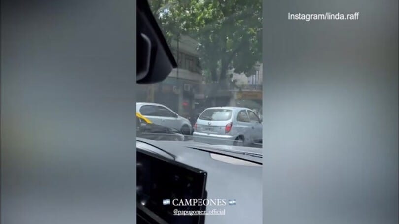 Papu Gomez torna a Sarandì, per strada cartelli celebrativi