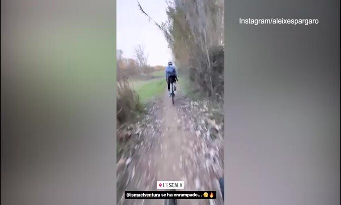 La moto è in garage? Per Espargaro c'è la bicicletta!