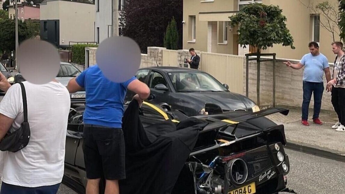 Pagani Zonda da 20 milioni di euro distrutta in un incidente!