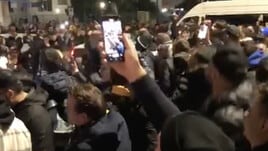 "Chi non salta juventino è", il coro dei tifosi del Napoli fuori dal Maradona