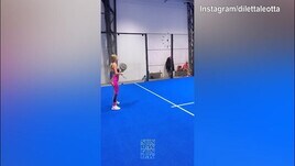 Milano, Diletta Leotta e Karius giocano a Padel