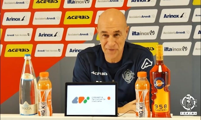 Ballardini al giornalista: "Tenga la mascherina"