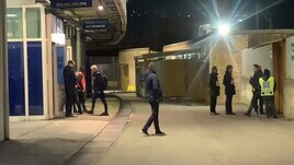 Napoli-Roma, Spalletti arriva e saluta i tifosi all'ingresso del Maradona