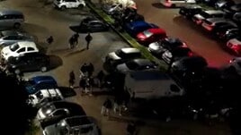 Roma, l'assalto degli ultras della Stella Rossa ai tifosi giallorossi