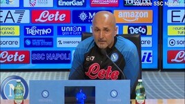 Spalletti scherza con il giornalista: "Lei fa la sentinella"