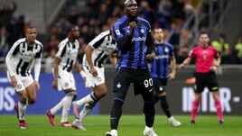 L'Inter supera l'Udinese. L'Arsenal allunga sul City