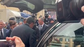 L'ingresso della bara di Maurizio Costanzo a piazza del Popolo a Roma