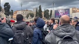 Funerali Costanzo, l'arrivo di Piersilvio Berlusconi