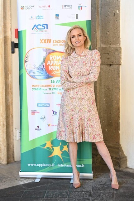 Justine Mattera, che foto. Correrà all'Appia Run