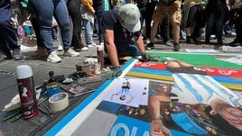 Napoli, Diego con Osimhen e Kvaratskhelia: opera d'arte per lo Scudetto