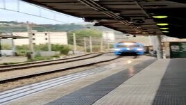 Napoli, alla stazione arriva il treno dello scudetto
