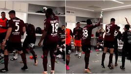 Salernitana, scoppia la gioia nello spogliatoio dopo la beffa al Napoli