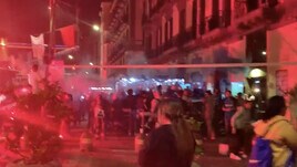 Gol di Osimhen, esplode la gioia a Napoli: fumogeni e fuochi d'artificio