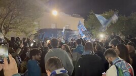 Marea azzurra anche a Udine: tifosi fuori l'hotel del Napoli