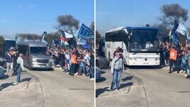 Napoli, in migliaia a Castel Volturno per l'arrivo dei campioni