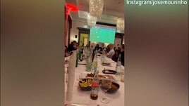 Mourinho: "I miei guerrieri stanno mangiando, io..."