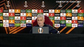 "Insulti all'arbitro": l'Uefa apre indagine su Mourinho