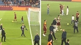 Mourinho e il gesto ai tifosi sul futuro