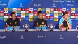 Il giornalista "provoca", Calhanoglu scoppia a ridere