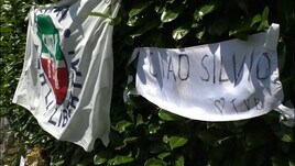 Arcore, tanto affetto e doni per Silvio Berlusconi