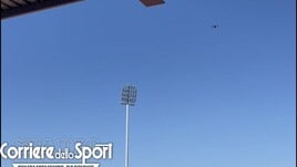 Il drone della Roma fa infuriare il gabbiano durante l'allenamento