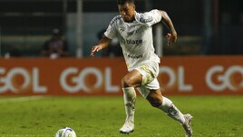 Roma-Marcos Antonio, trattativa in salita. Kamada arriva a Fiumicino