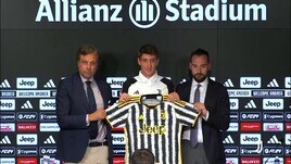 Juve, obiettivo sostenibilità finanziaria: i contratti saranno rivisti