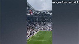 La Juve festeggia la vittoria, lady Locatelli riprende tutto