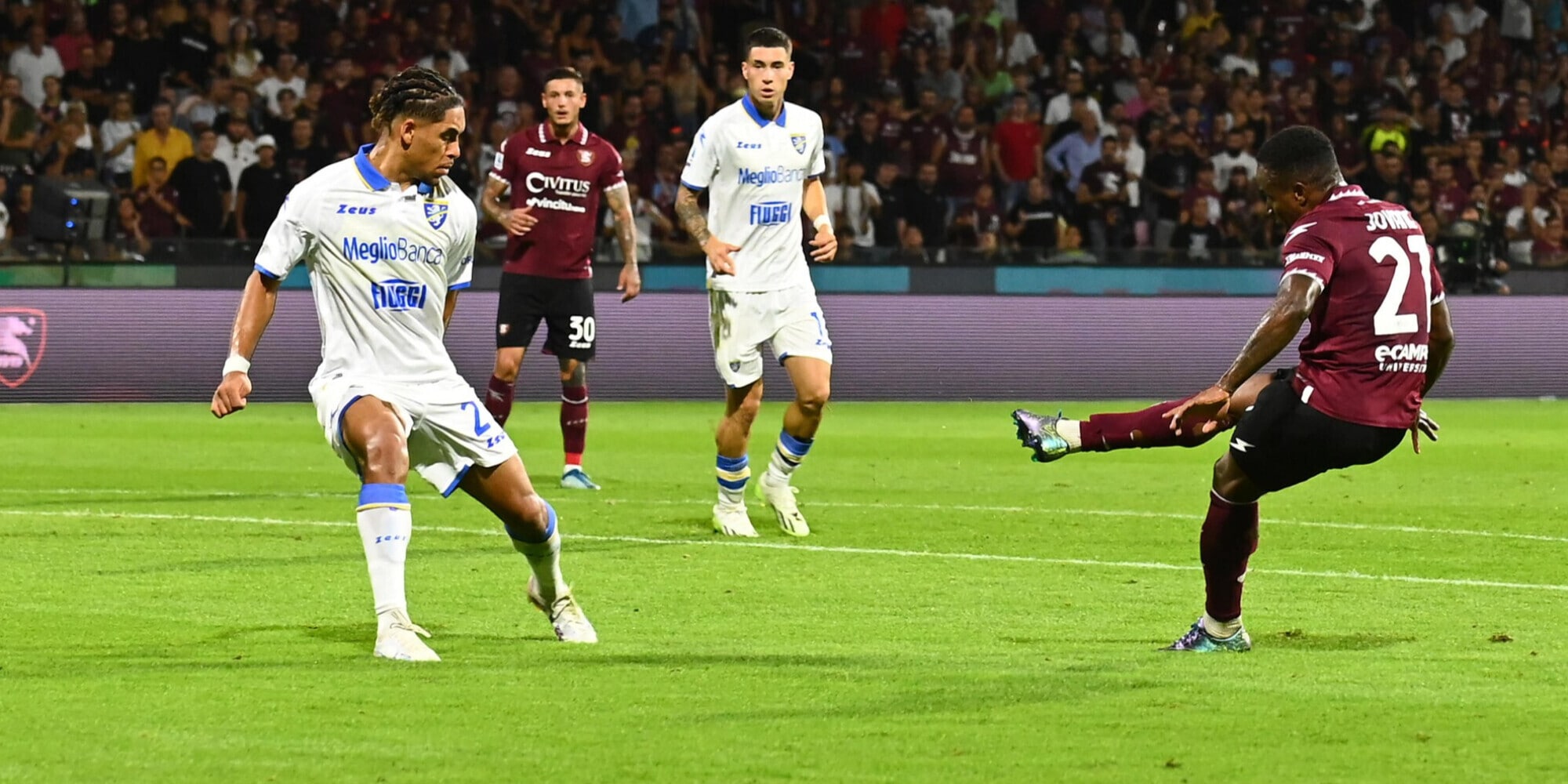 La Salernitana riacciuffa il Frosinone: Cabral risponde a Romagnoli
