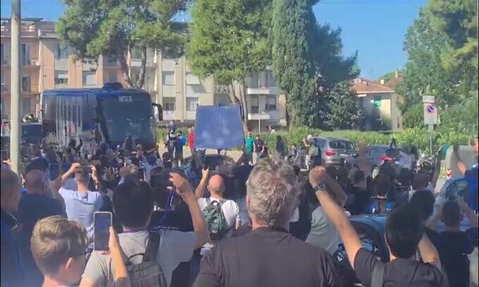 Empoli-Inter, l'arrivo del pullman nerazzurro