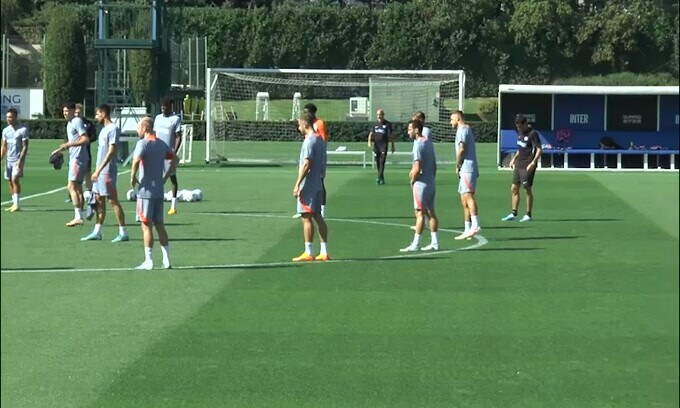 Inter, distrazione muscolare per Arnautovic