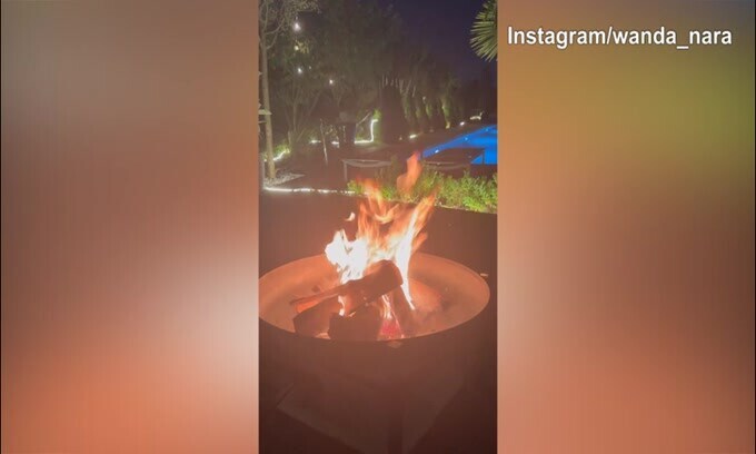 Wanda Nara, fuoco acceso e poi...la foto che manda in tilt il web
