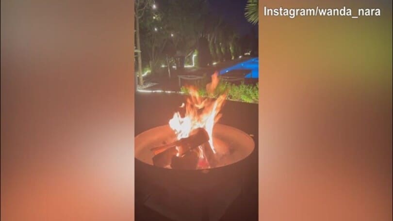Wanda Nara, fuoco acceso e poi...la foto che manda in tilt il web