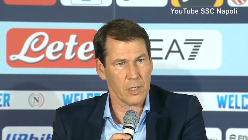 Napoli in crisi, spopola il #GarciaOut