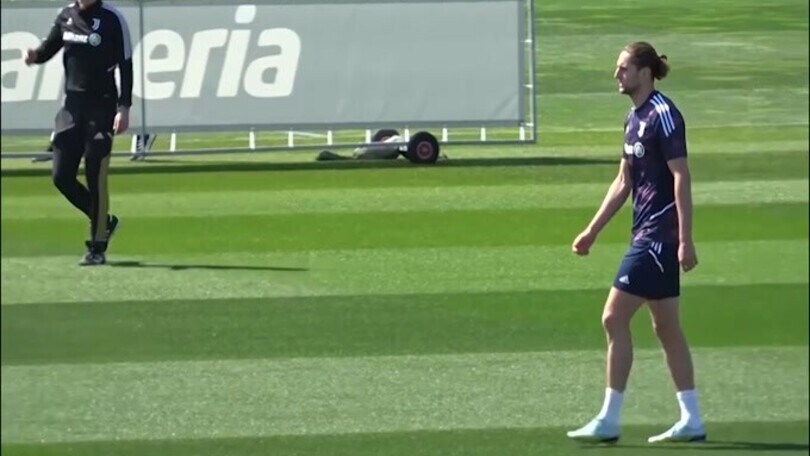 Juve, dall'Inghilterra: "United e Newcastle su Rabiot"