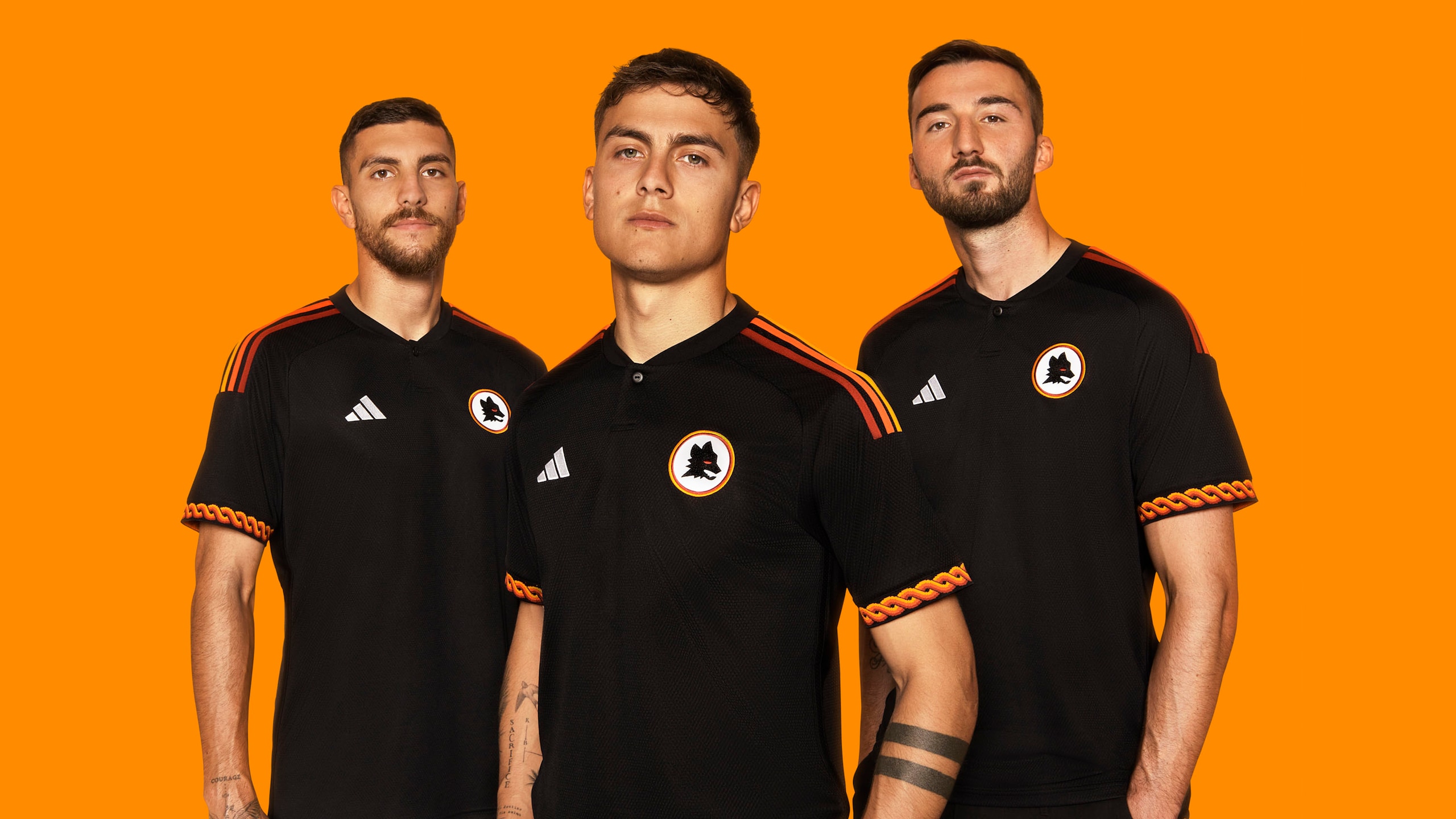 La Roma svela la terza maglia e cambia il logo del club su social e sito