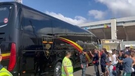 Lecce, l'entusiasmo dei tifosi prima del Napoli