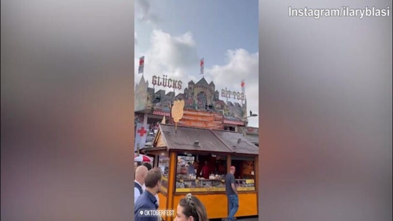 Oktoberfest, Ilary Blasi festeggia insieme a Bastian
