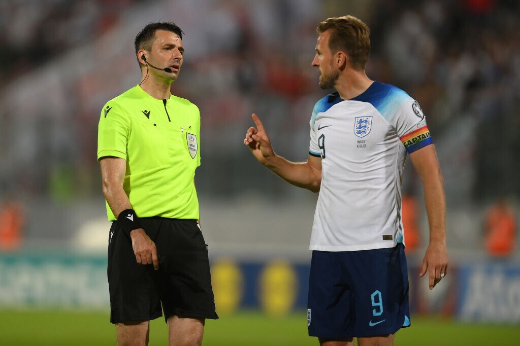 Roma, designato l'arbitro per giovedì. Real Madrid: guai per Perez