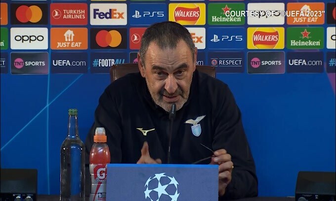 Sarri polemico: "Se leggiamo i giornali sembriamo una squadra d'eccellenza"