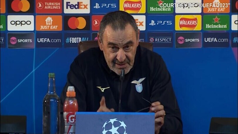 Sarri polemico: "Se leggiamo i giornali sembriamo una squadra d'eccellenza"