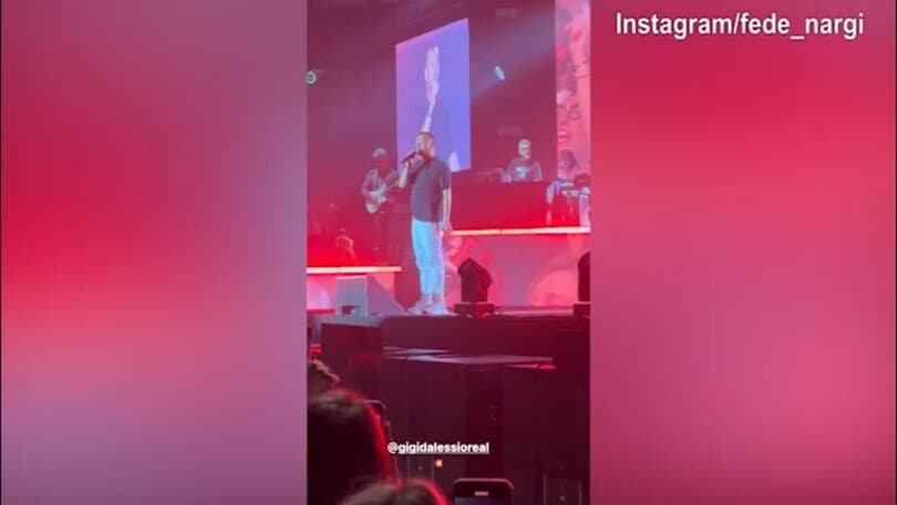 Concerto Gigi d'Alessio a Milano, Federica Nargi è scatenata!