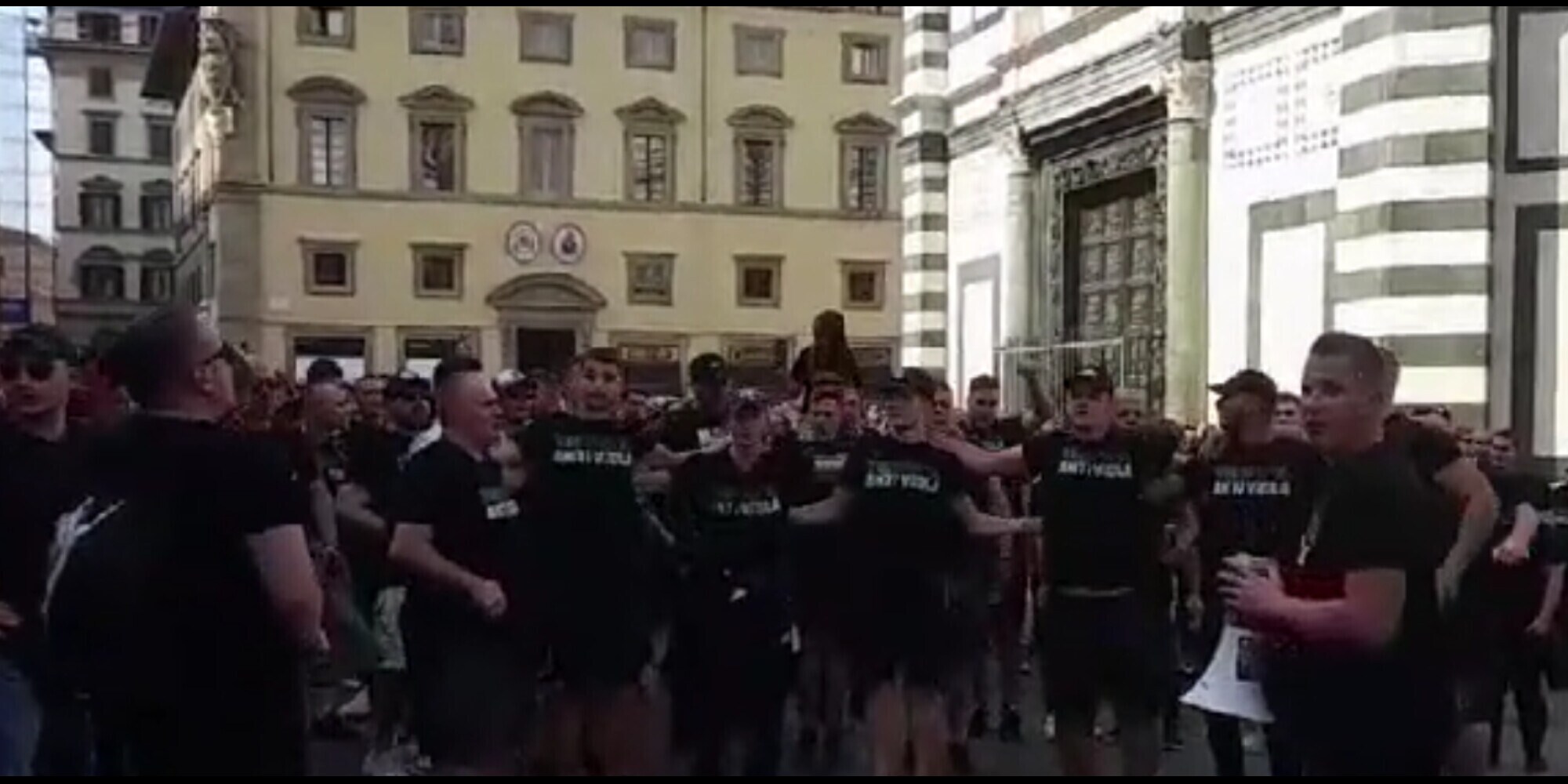 Duemila tifosi del Ferencvaros in centro a Firenze, saranno scortati allo stadio