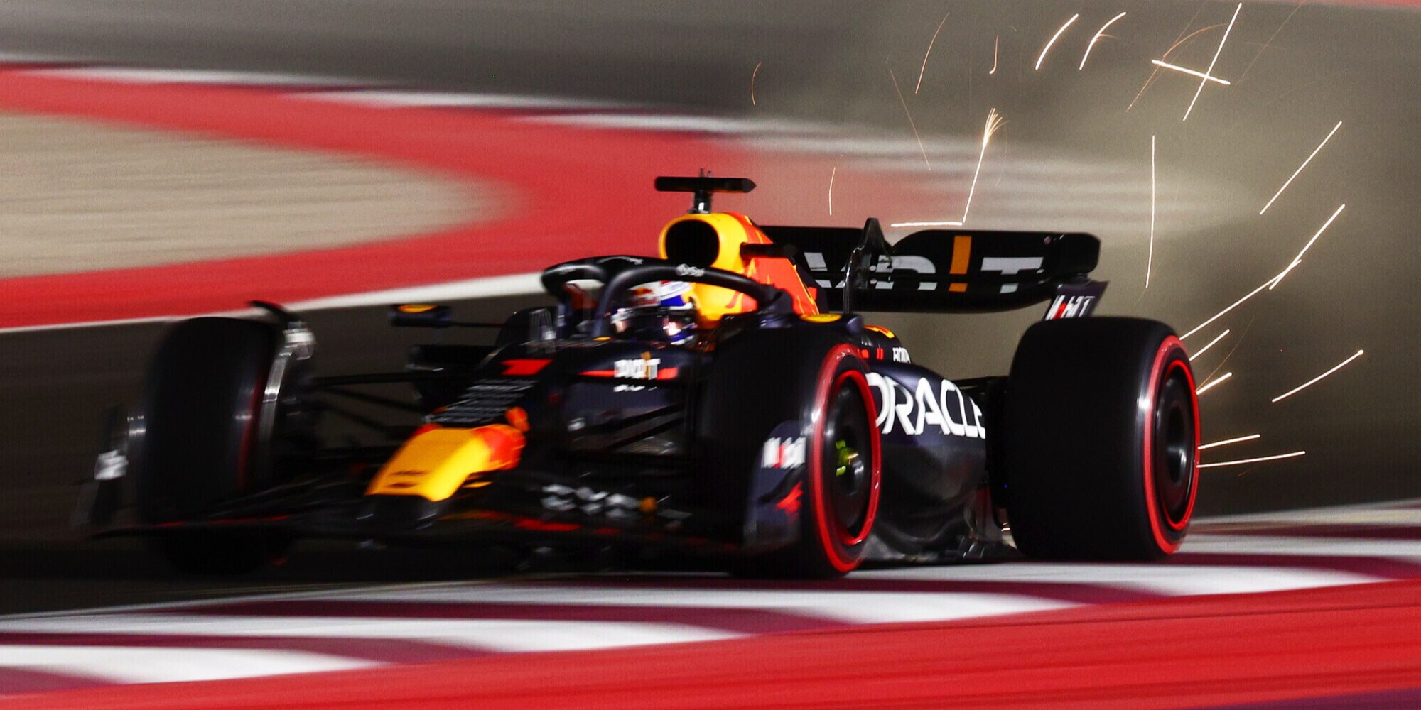 F1, pole di Verstappen in Qatar. Ferrari indietro: Leclerc 5°, Sainz 12°