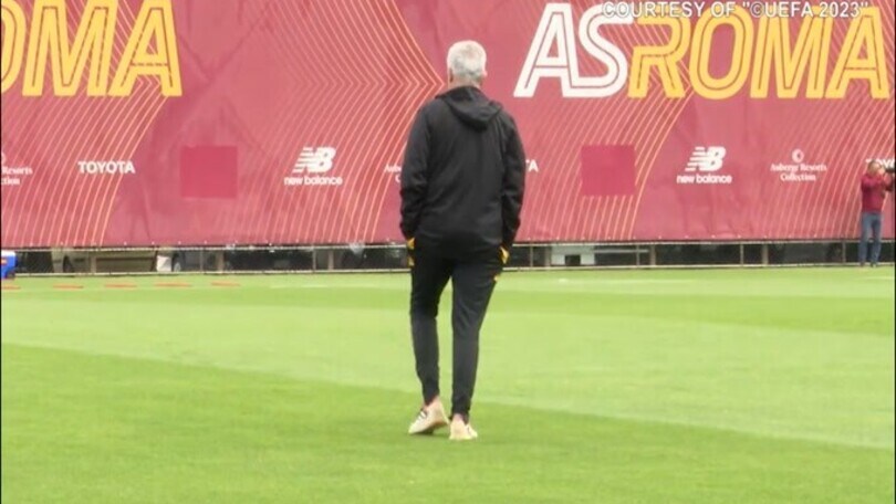 Clamoroso Roma: Mourinho rischia l'esonero